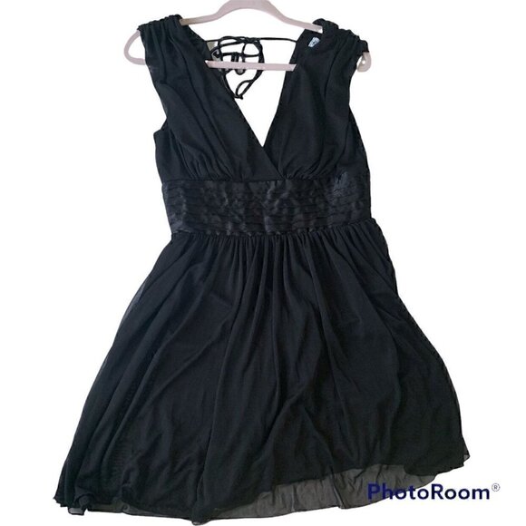 Trixxi Women Black Mini Dress, size Medium Junior - Picture 3 of 12